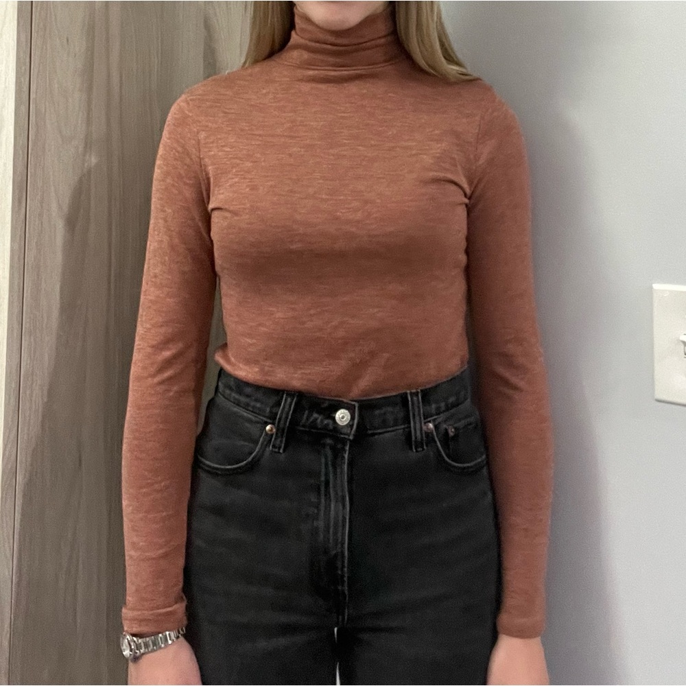 Long sleeve burnt orange top, size XS, never worn